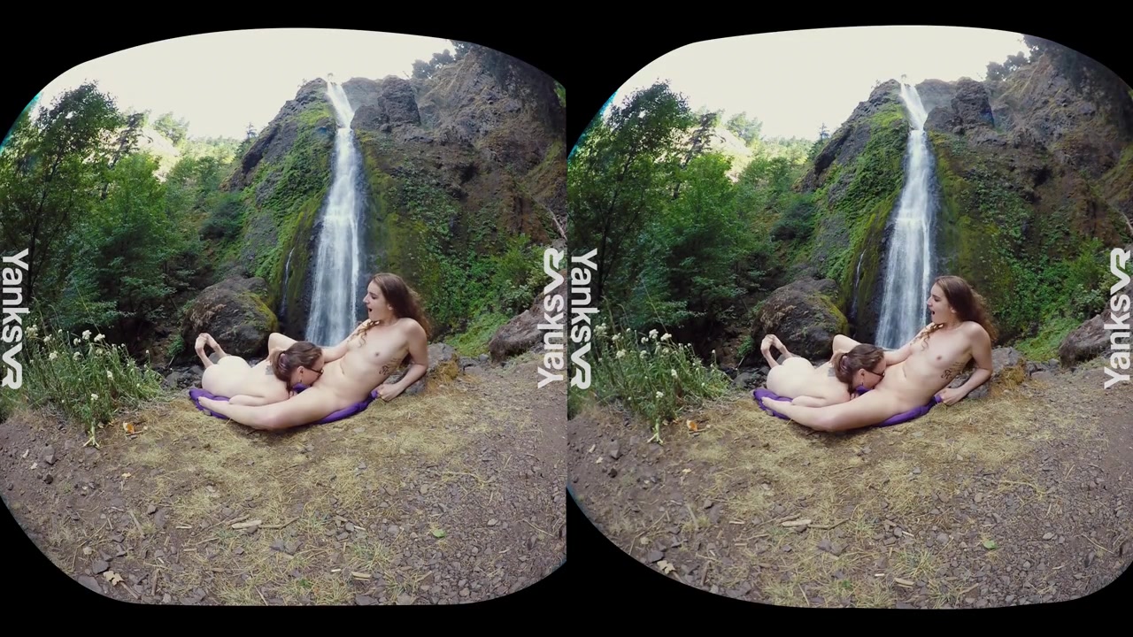 Endza & Sierra Lesbian Camping & Cumming